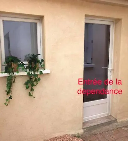 Quarto em Acomodações Particulares Dependance Privative Et Independante Le Cocon